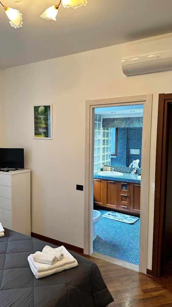 Lavilletta Stanza Parco บารานซาเต ภายนอก รูปภาพ